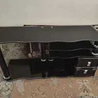 میز تلویزیون شیشه ای ترک