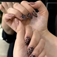 مدل کاشت وطراحی ناخن بصورت رایگان|خدمات آرایشگری و زیبایی|لاهیجان, رجایی|دیوار