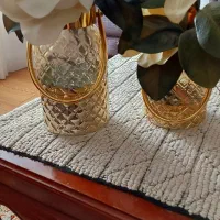 گلدان طلایی با گل