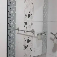 آینه حمام با دو عدد لامپ مهتابی