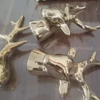 سینی آینه ای با مجسمه ها