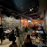 صندوقدار و سالنکار خانم