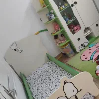 تخت و کمد بچه گانه کاملا سالم بدون خط وخش