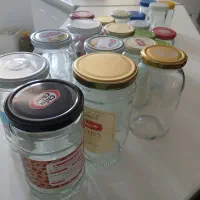 شیشه مربا با درب فلزی کاملا تمیز و شسته شده و سالم