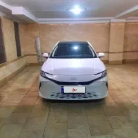 تویوتا کمری پریمیوم 2/5 لیتر ۲۰۲۵