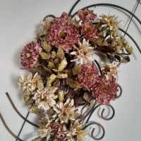 گل ظریف با پایه فلزی