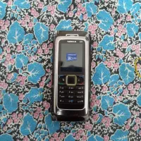 مموری سامسونگ 64گیگ نصف گذاشتم