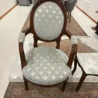 مبل تک نفره ۲عدد به همراه ۳ میز عسلی  طرح سلطنتی