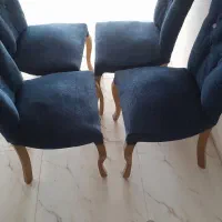 چهار تا صندلی