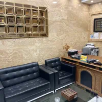 ادمین و فروشنده خانم برای سنگفروشی