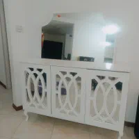 آیینه و کنسول