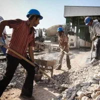 استخدام سرکارگر به همراه وانت