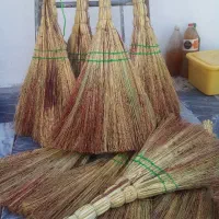 فروش ۴۰ دسته جارو