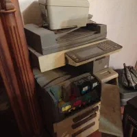 یک دستگاه پرینتر همراه با فتوکپی