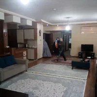 دانشجو ۳ نزدیک مترو