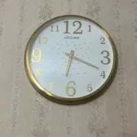 ساعت دیواری