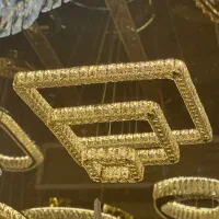 کارگر ساده مونتاژ کار لوستر