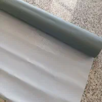 فروش پلاستیک روی سرویس آشپزخانه