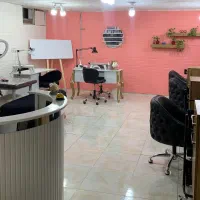 اجاره لاین ناخن و‌مژه در سالن زیبایی