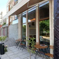 به یک نفر خانم جهت همکاری در کافه صبحانه تبریز