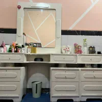 میز آرایش بزرگ|میز و صندلی غذاخوری|زاهدان, |دیوار