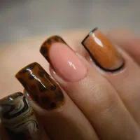 کاشت و ترمیم ناخن با طراحی ترند|خدمات آرایشگری و زیبایی|تهران, شمشیری|دیوار