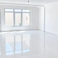 فروش-آپارتمان-ویلایی-با-حیاط-اختصاصی-در-صدرا
