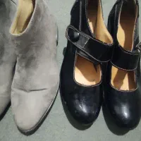 تعدادی کفش زنانه