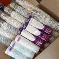 سفره یکبارمصرف و لیوان کاغذی