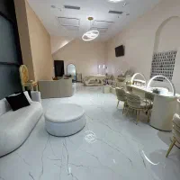 استخدام ناخن کار و پدیکوریست و مژه کار فوق حرفه ای