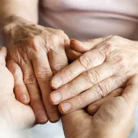 پرستار سالمند نیمه وقت یا تمام وقت