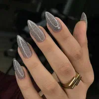 کاشت ناخن و آموزش هنرجو