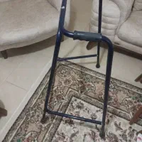 یک عدد واکر نیازمندیم