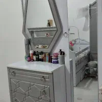 تخت و میز آرایش