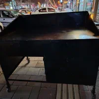 میز تماما فلزی سنگین و سبک به وزن ۱۲۵کیلو برای