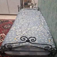 تخت تک نفره کاملا سالم و شیک