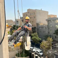 پیچ رولپلاک کردن نما با دسترسی طناب راپل کار