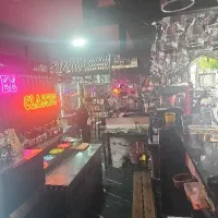 نیروی کار کافه (خانم)