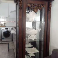 یک عدد بوفه واینه میز