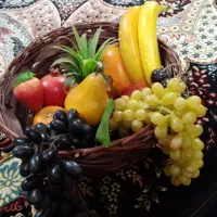 میوه مصنوعی موز انگور انبه مابقی داخل تصویر