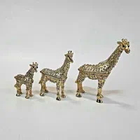 مجسمه جاجواهری نگین دار زرافه طرح برنجی میناکاری