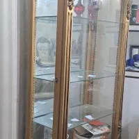 بوفه چوبی با پشتی آینه و قفسه های شیشه ای|بوفه، ویترین، کنسول|اهواز, زیباشهر|دیوار
