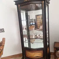 ویترین تزئینی آینه دار