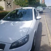 راننده باخودرو راناپلاس آماده همکاری و در اختیار