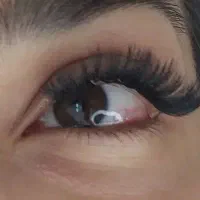 اکستنشن مژه و (خدمات ناخن کاملا رایگان)