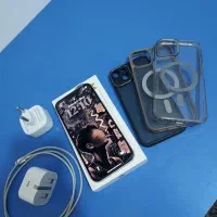 iPhone 13 normal|موبایل|بم, |دیوار