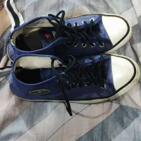 دو جفت آدیداس|کیف، کفش، کمربند|شیراز, کوشک میدان|دیوار