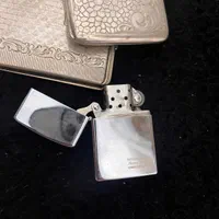 جعبه سیگار و فندک