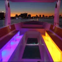 کمک حسابدار، و کانتر فروش، گردشگری