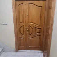 درب چوبی در حد نو
